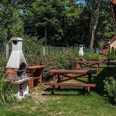 U Sylwi Domki Drewniane Trzęsacz Exteriör bild