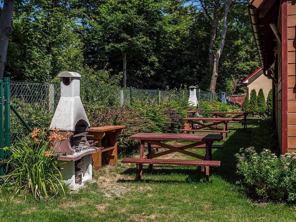 U Sylwi Domki Drewniane Trzęsacz Exteriör bild